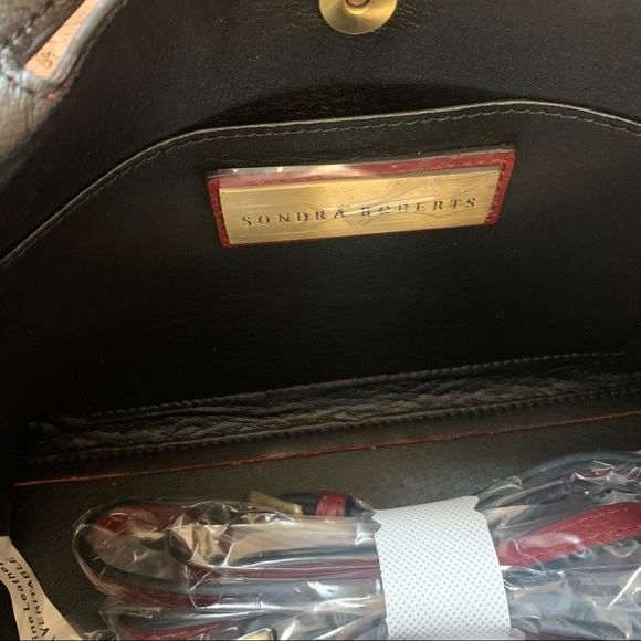 Sondra Roberts Small Leather Bag with Strap - Picture 7 of 9